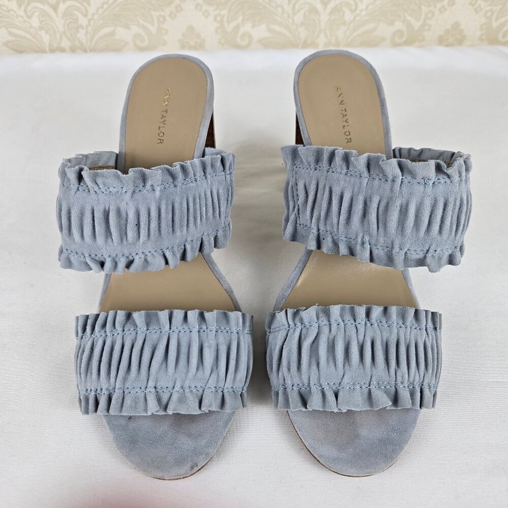 Ann Taylor Size 8M Light Blue Suede Ruched Sandal Block Heel Mule Slide 2 Strap